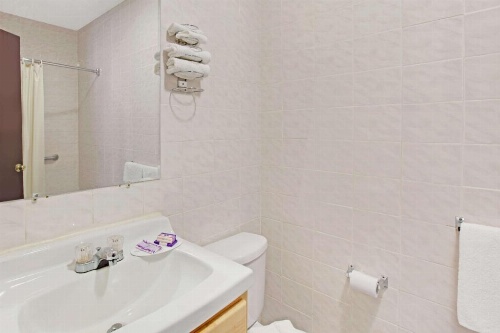 Knights Inn Pine Brook image 13