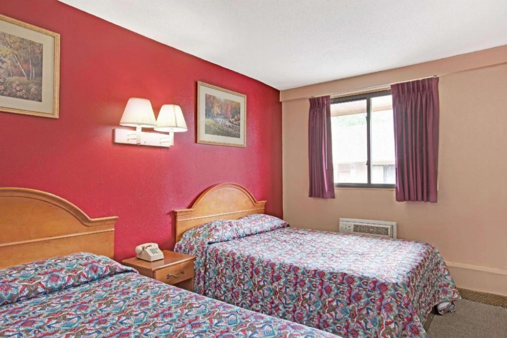 Knights Inn Pine Brook Image 17