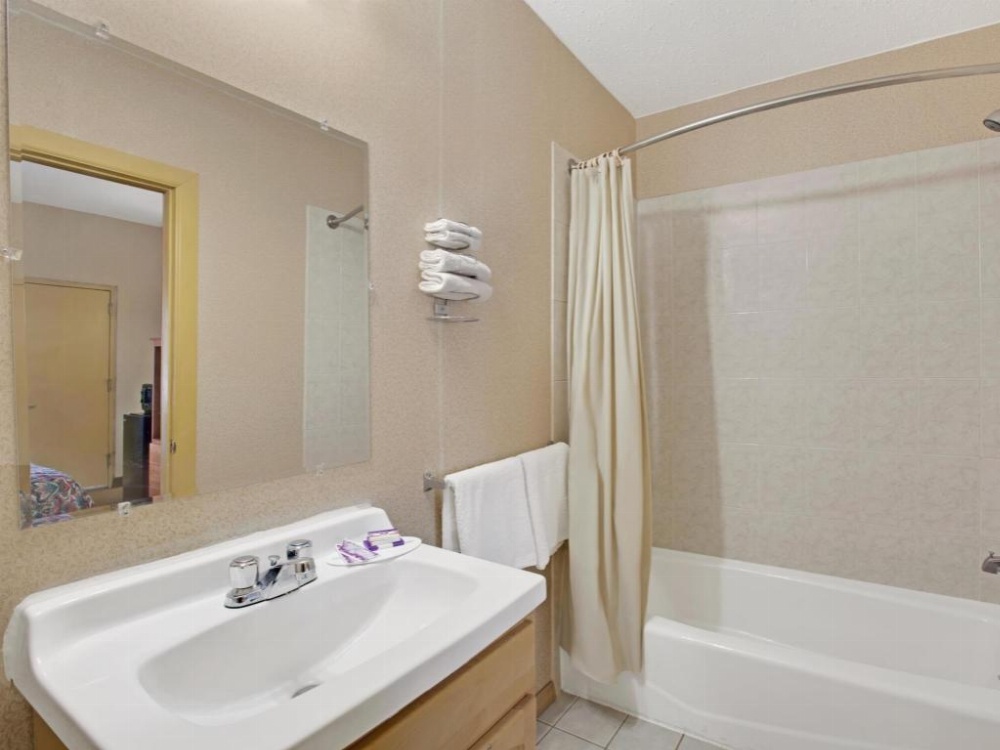 Knights Inn Pine Brook Main image