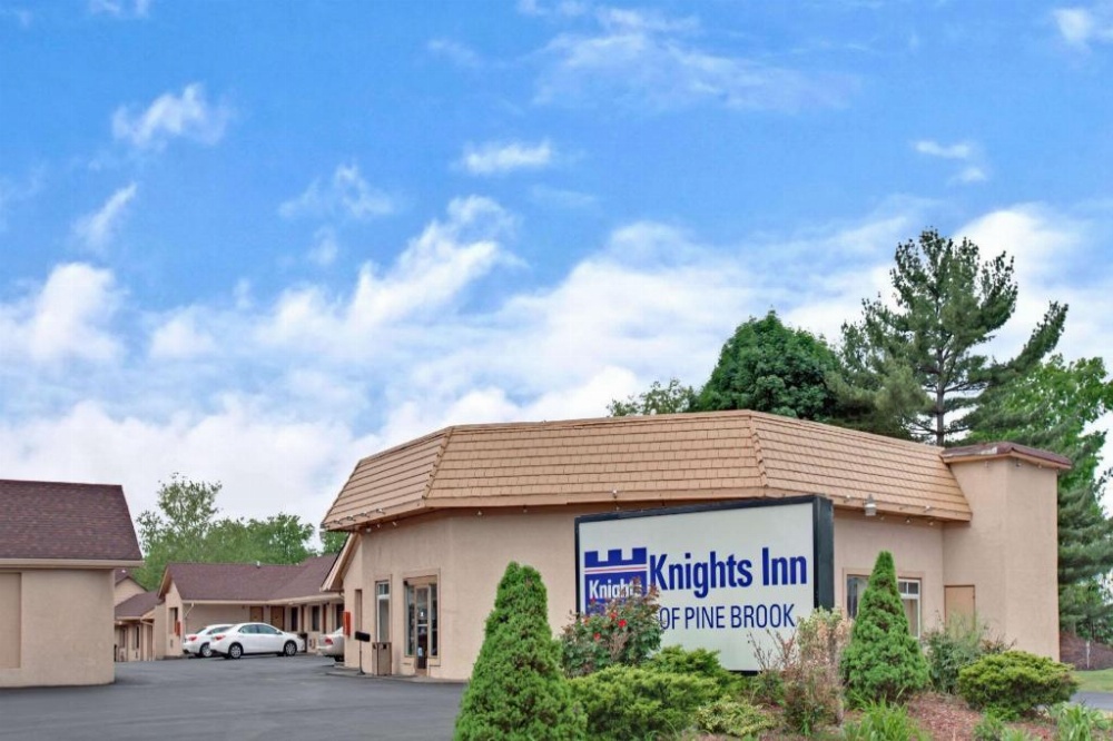 Knights Inn Pine Brook Main image