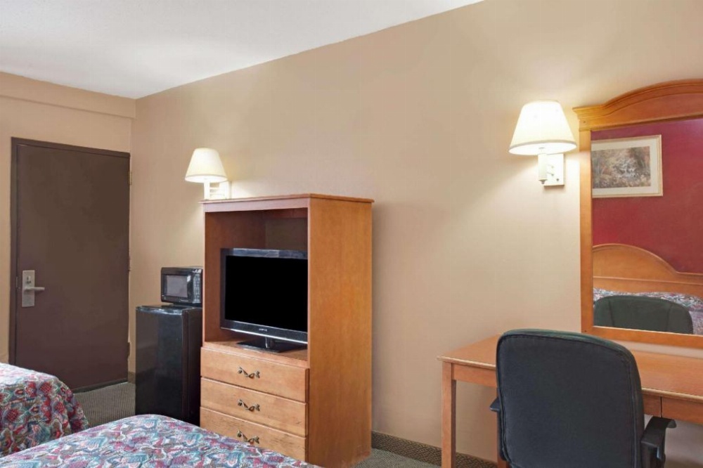 Knights Inn Pine Brook Image 32