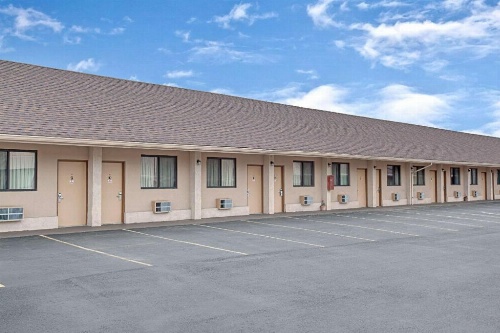 Knights Inn Pine Brook image 5